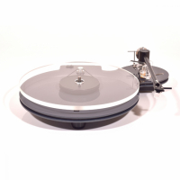 Edwards Audio Apprentice TT vinylspelare med C50 MM-pickup, gr