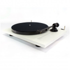 Pro-Ject E1 Phono vinylspelare med Ortofon OM5e-pickup, pianovit (1 st kvar)