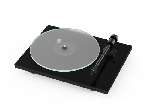 Pro-Ject T1 vinylspelare med OM5e-pickup, svart i gruppen Vinyl / Vinylspelare hos Ljudfokus.se (10203000031B)