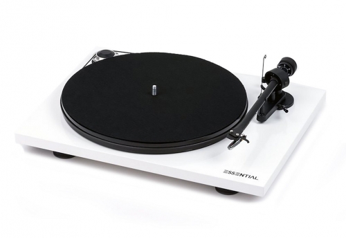 Pro-Ject Essential III skivspelare med OM10, pianovit UTFRSLJNING i gruppen Kampanj / Fyndhrnan hos Ljudfokus.se (10203000043W)