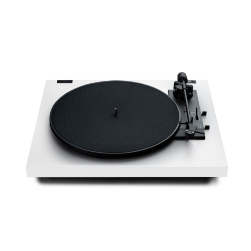 Pro-Ject A1.2 helautomatisk skivspelare med Ortofon OM10, vit i gruppen Vinyl / Vinylspelare hos Ljudfokus.se (102061083)