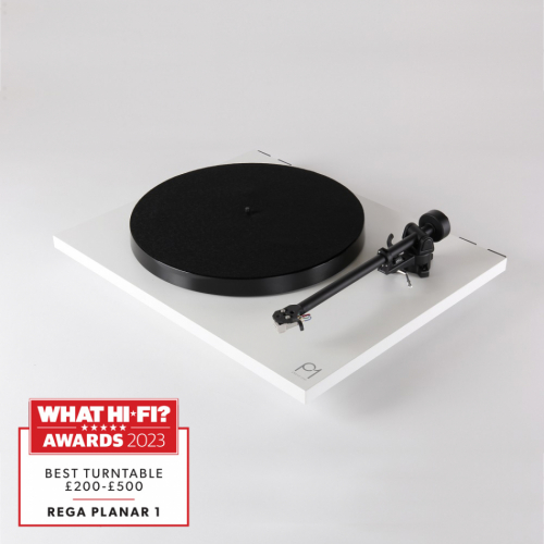 Rega Planar 1 vinylspelare med Carbon MM-pickup, mattvit i gruppen Vinyl / Vinylspelare hos Ljudfokus.se (291PLANAR1MW)