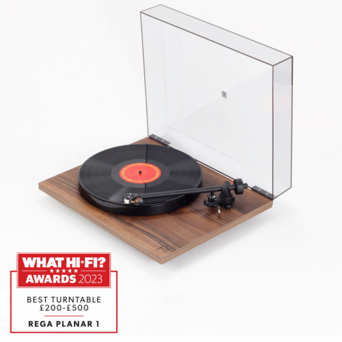 Rega Planar 1 vinylspelare med Carbon MM-pickup, valnt i gruppen Vinyl / Vinylspelare hos Ljudfokus.se (291PLANAR1WA)