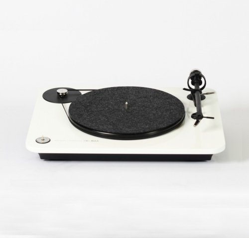 Elipson Chroma 400 vinylspelare med RIAA-steg, pianovit i gruppen Vinyl / Vinylspelare hos Ljudfokus.se (303C400RIAAWH)
