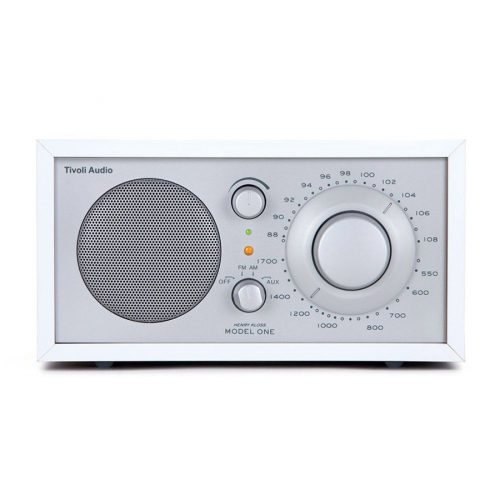 Tivoli Audio Model One, FM-bordsradio vit/silver i gruppen Mediaspelare / Radio hos Ljudfokus.se (404TAM1WH)
