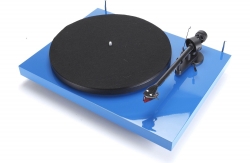 Pro-Ject Debut Carbon DC, pianoblå skivspelare med 2M Red