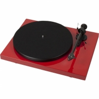 Pro-Ject Debut Carbon DC, pianoröd skivspelare med 2M Red