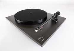 Rega Planar 1 Plus vinylspelare med Carbon MM-pickup & RIAA-steg, mattsvart