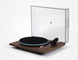Rega Planar 2 vinylspelare med Carbon MM-pickup, valnt