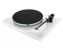 Rega Planar 3 vinylspelare utan pickup, pianovit