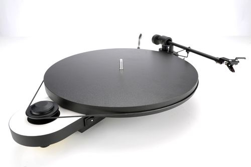 Pro-Ject Elemental vinylspelare med OM5e-pickup, vit/svart