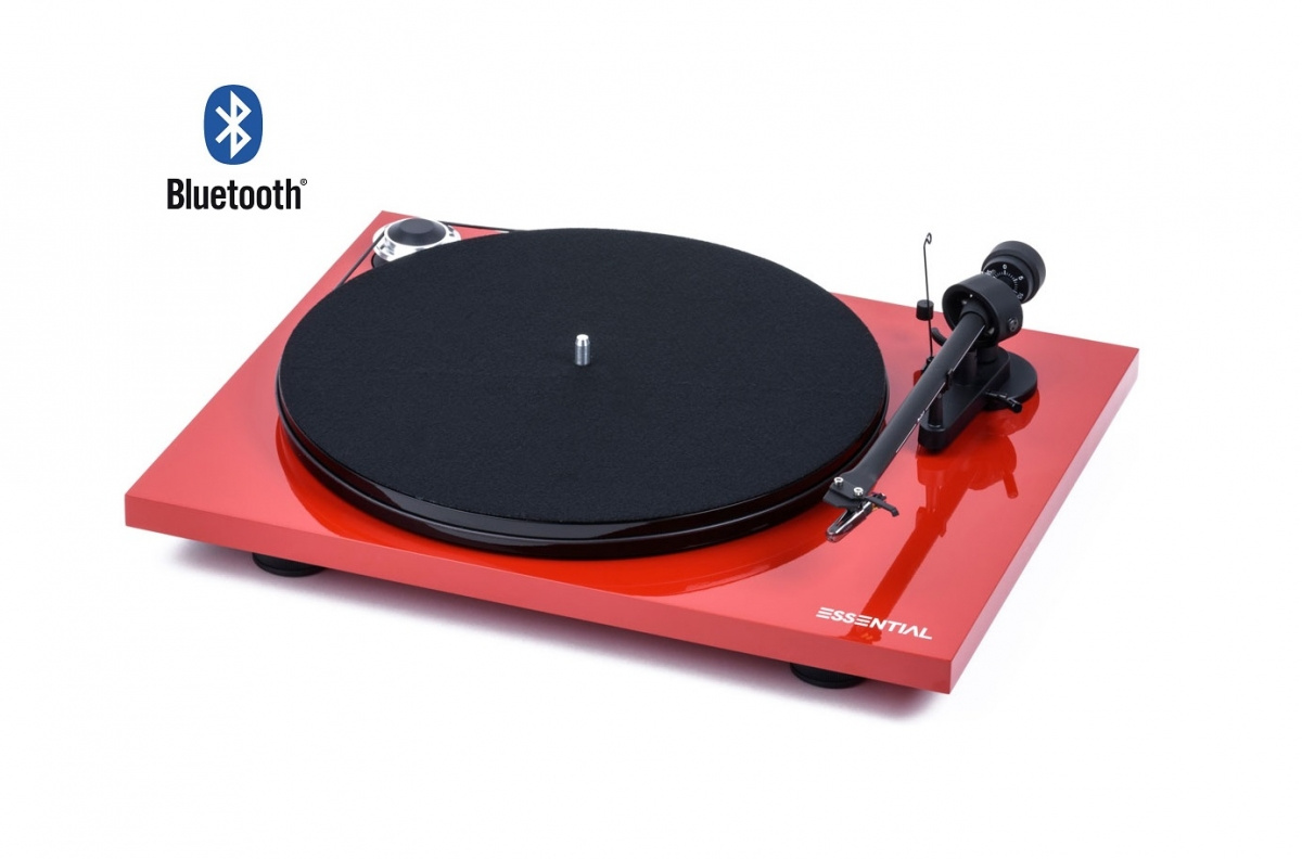Pro-Ject Essential III BT skivspelare med OM10 & RIAA-steg, pianoröd