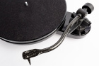 Pro-Ject RPM-1 Carbon vinylspelare med Ortofon 2M Red, pianosvart