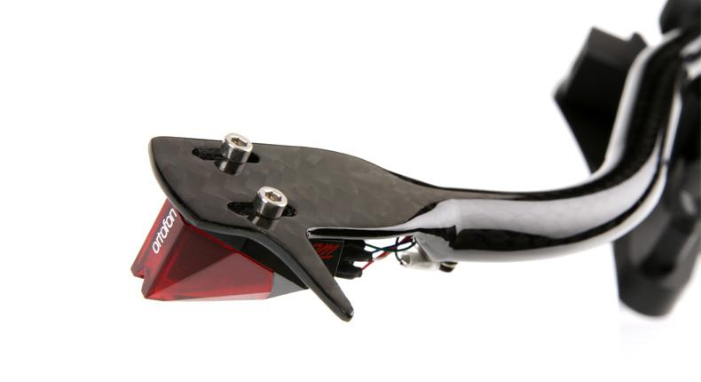 Pro-Ject RPM-1 Carbon vinylspelare med Ortofon 2M Red, pianovit