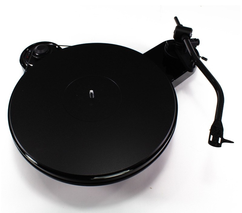 Pro-Ject RPM-3 Carbon vinylspelare, pianosvart utan pickup