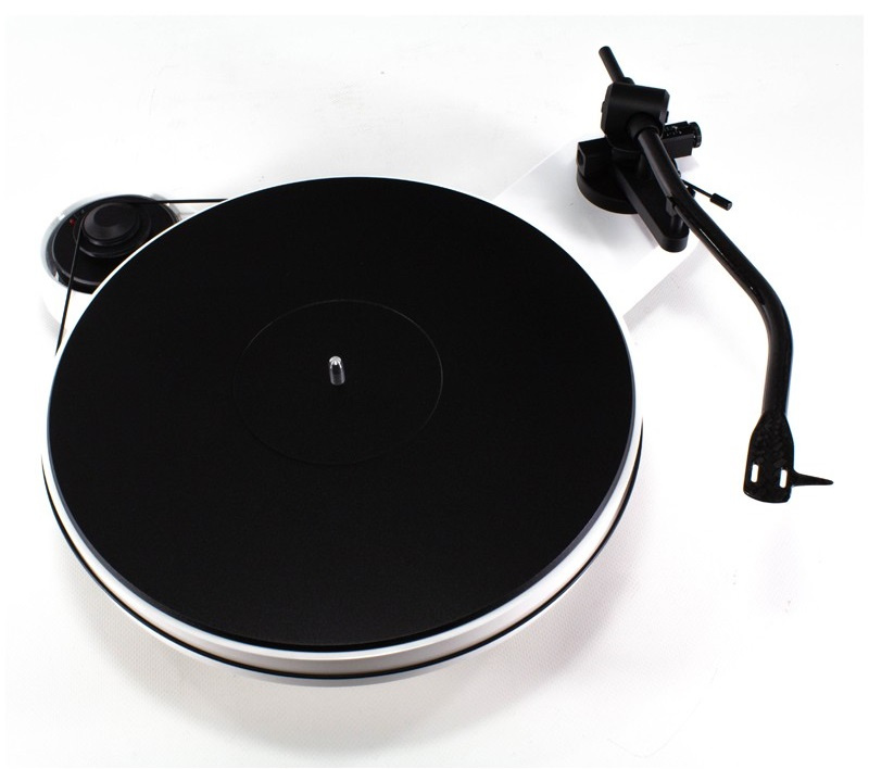 Pro-Ject RPM-3 Carbon vinylspelare, pianovit utan pickup