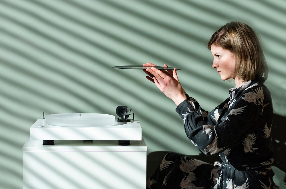 Pro-Ject X2 vinylspelare med Ortofon 2M Silver, valnöt