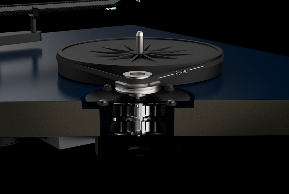Pro-Ject Debut Carbon EVO vinylspelare med Ortofon 2M Red pickup, mattsvart