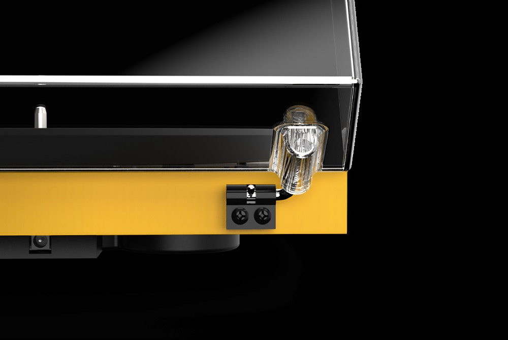 Pro-Ject Debut Carbon EVO vinylspelare med Ortofon 2M Red pickup, valnöt