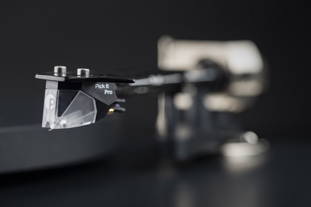 Pro-Ject Debut Pro vinylspelare med Pick-It Pro MM-pickup, mattsvart