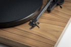 Pro-Ject Debut III vinylspelare med OM5e-pickup, valnöt Pro-Ject Debut III vinylspelare med OM5e-pickup, valnöt