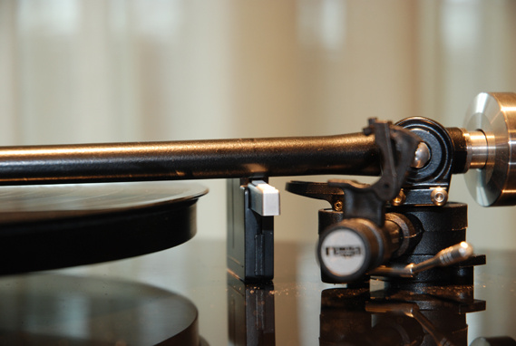 Pro-Ject Q-Up, fjädrad tonarmslyft för vinylspelare