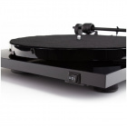 Pro-Ject E1 vinylspelare med Audio Technica AT3600L-pickup, pianosvart