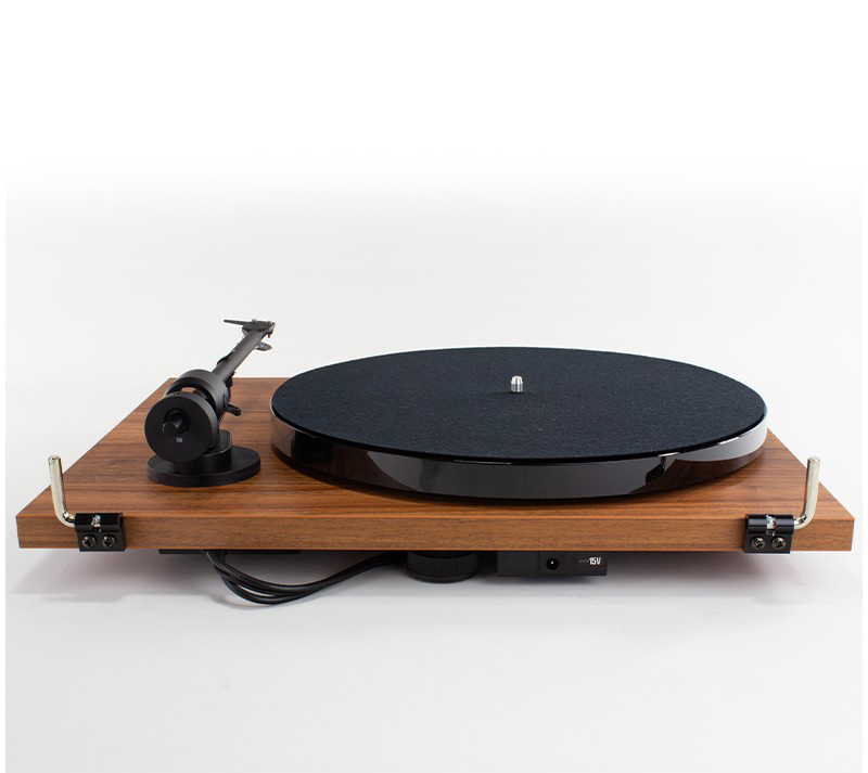 Pro-Ject E1 vinylspelare med Audio Technica AT3600L-pickup, valnöt