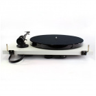 Pro-Ject E1 vinylspelare med Audio Technica AT3600L-pickup, pianovit