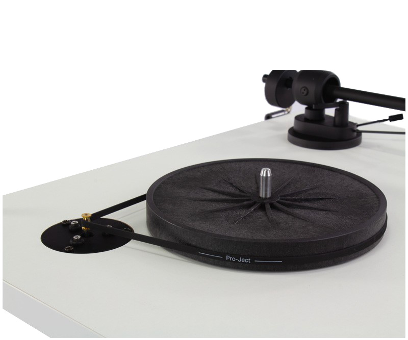 Pro-Ject E1 vinylspelare med Audio Technica AT3600L-pickup, pianovit