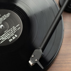 Pro-Ject E1 Phono vinylspelare med Audio Technica AT3600L-pickup, valnt