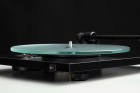 Pro-Ject T1 EVO vinylspelare med Ortofon OM10-pickup, pianosvart Pro-Ject T1 EVO vinylspelare med Ortofon OM10-pickup, pianosvart