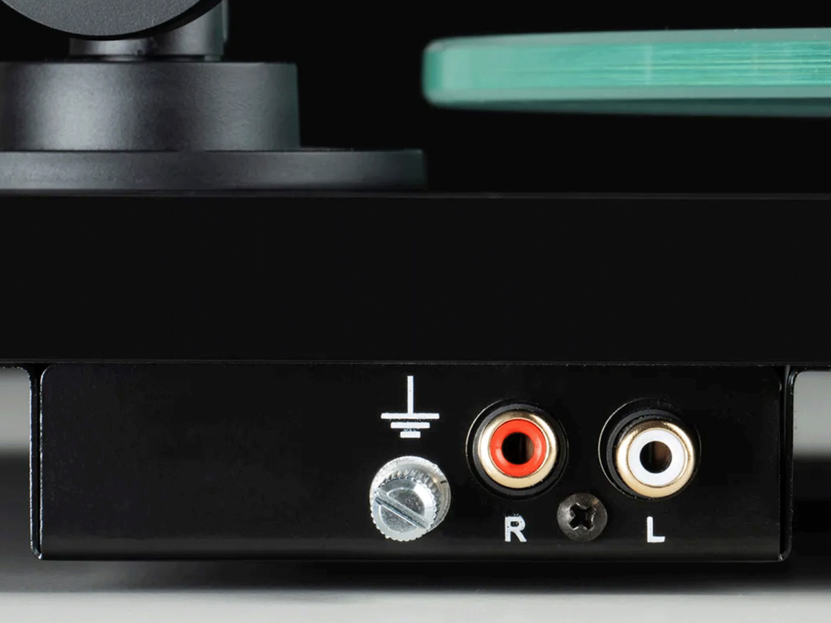 Pro-Ject T1 EVO Phono vinylspelare med Ortofon OM10-pickup, pianosvart