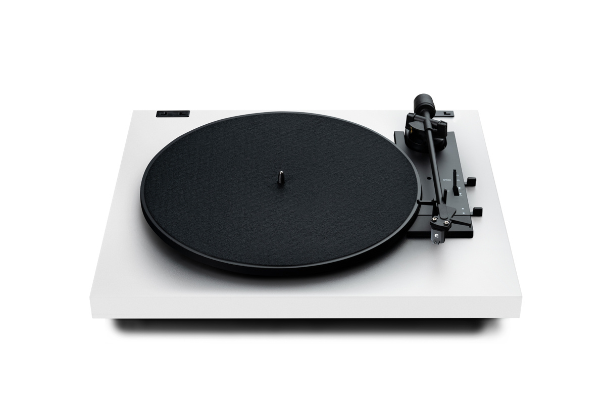 Pro-Ject A1.2 helautomatisk skivspelare med Pick-It MM E, vit