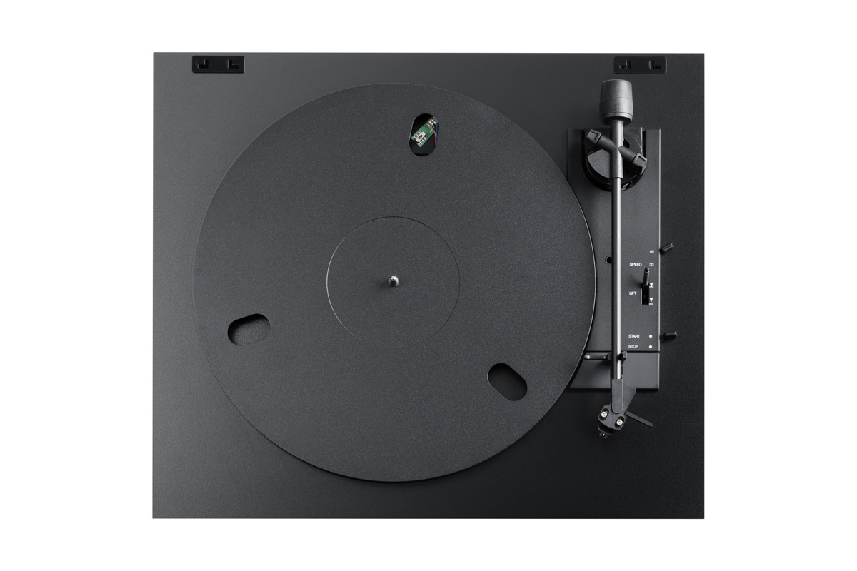 Pro-Ject A1.2 helautomatisk skivspelare med Ortofon OM10, svart