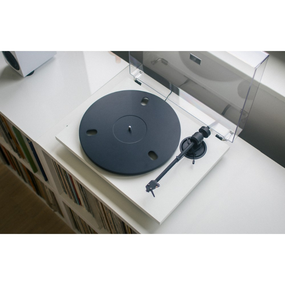 Pro-Ject E1.2 BT skivspelare med förmonterad Pick It MM E-pickup, mattvit