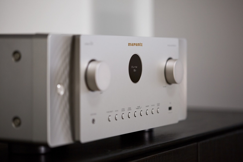 Marantz Cinema 60DAB hemmabioförstärkare med Dolby Atmos & HEOS, silver