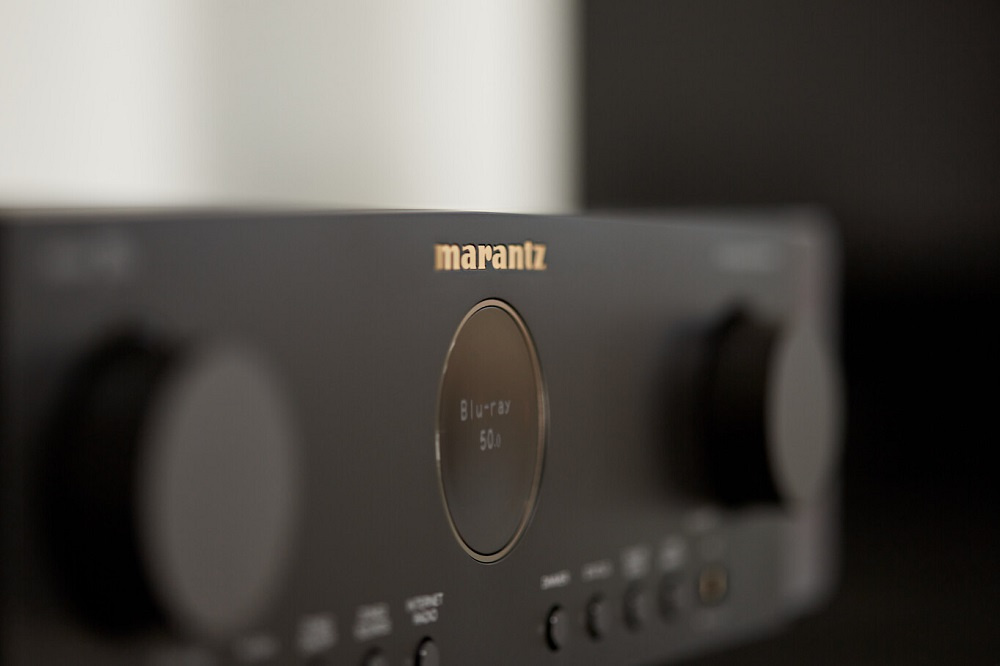 Marantz Cinema 70S hemmabioförstärkare med Dolby Atmos & HEOS, svart