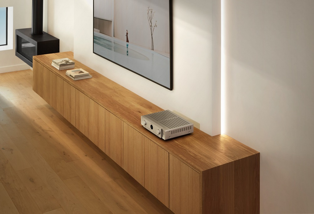 Marantz Cinema 70S hemmabioförstärkare med Dolby Atmos & HEOS, silver