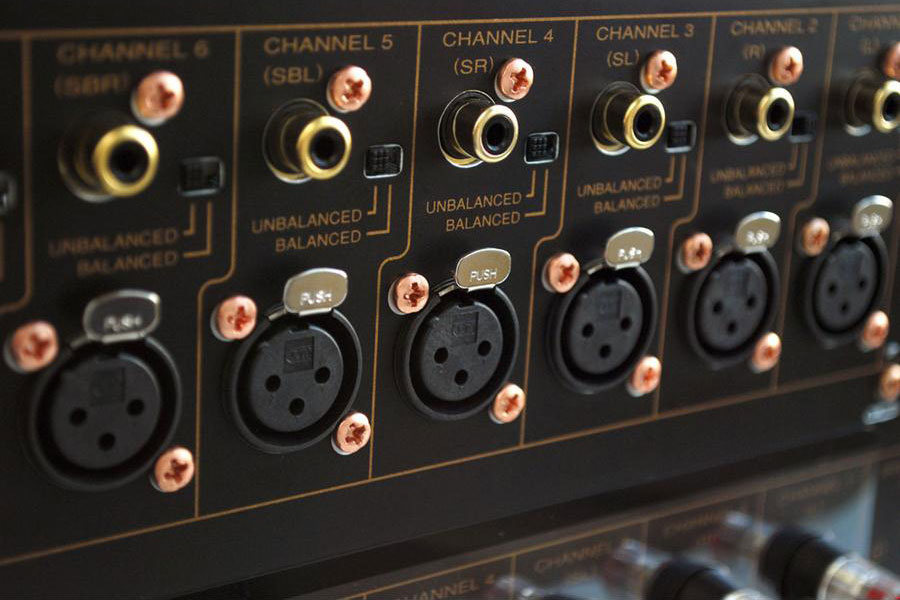 Marantz MM8077, hemmabioslutsteg med XLR