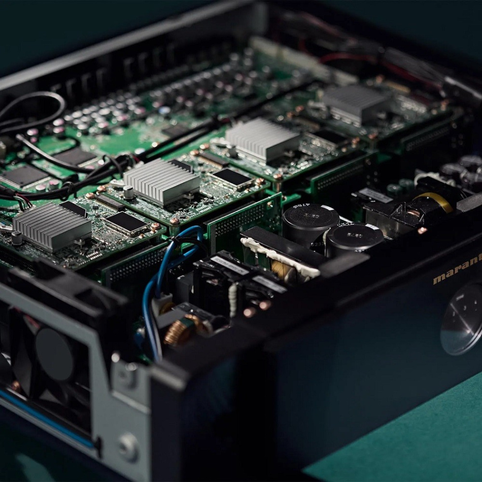 Marantz Model M4 multizonförstärkare med HEOS nätverksstreaming