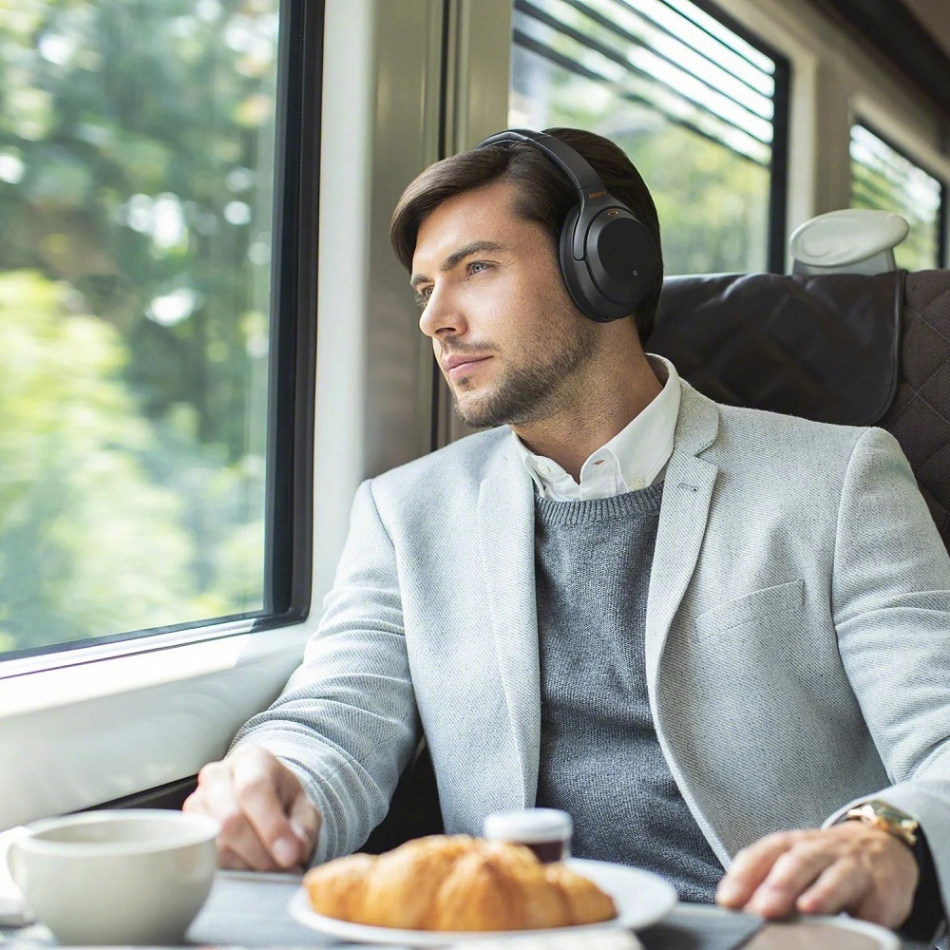 Sony WH-1000XM3 over-ear hörlurar med brusreducering, svart