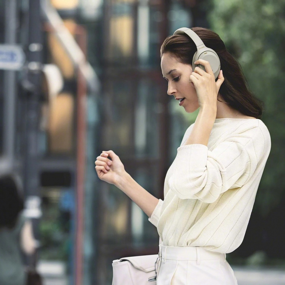 Sony WH-1000XM3 over-ear hörlurar med brusreducering, silver/guld