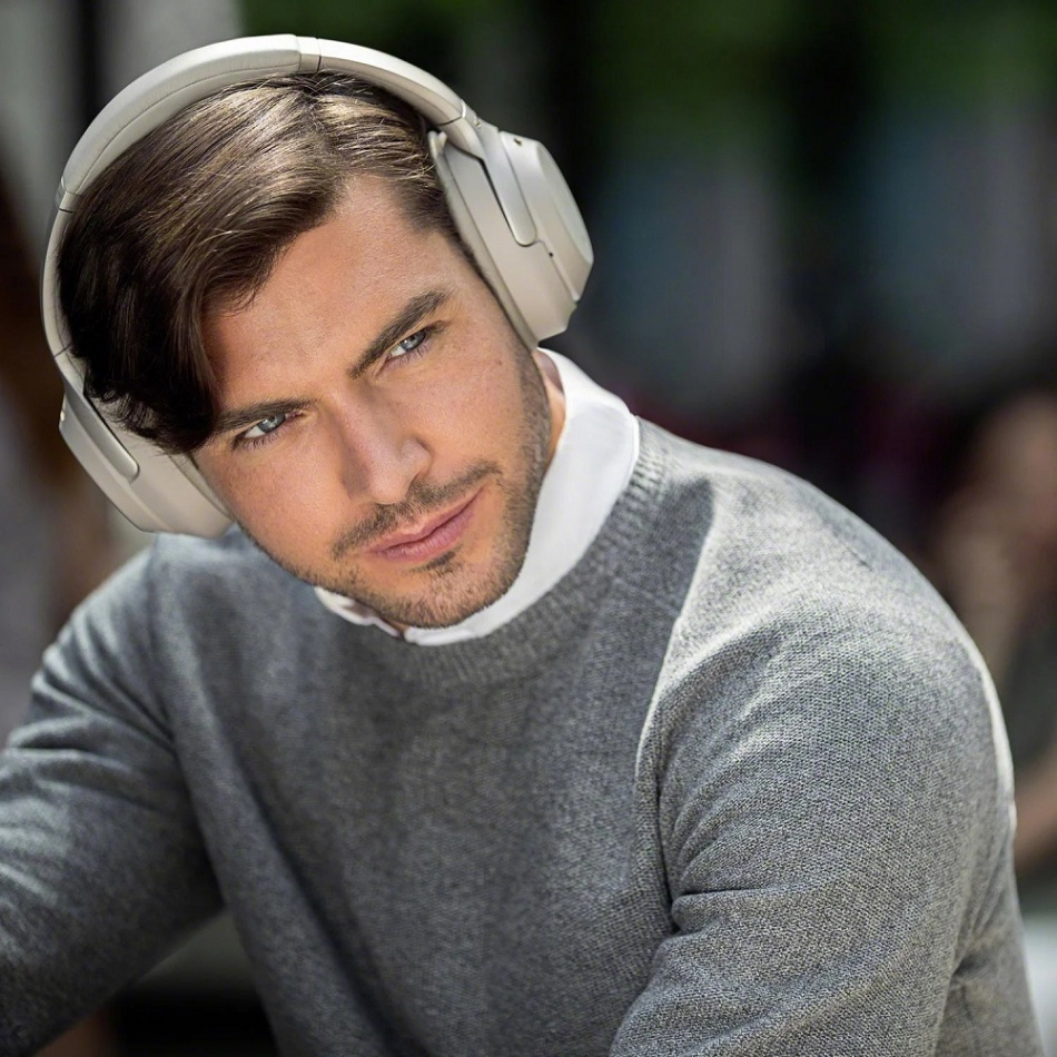 Sony WH-1000XM3 over-ear hörlurar med brusreducering, silver/guld