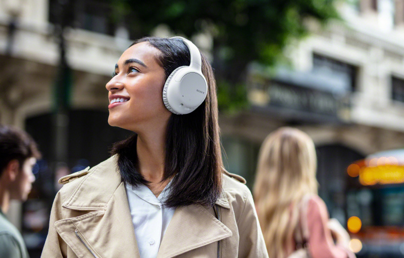 Sony WH-CH710N trådlösa over-ear hörlurar med brusreducering, vit