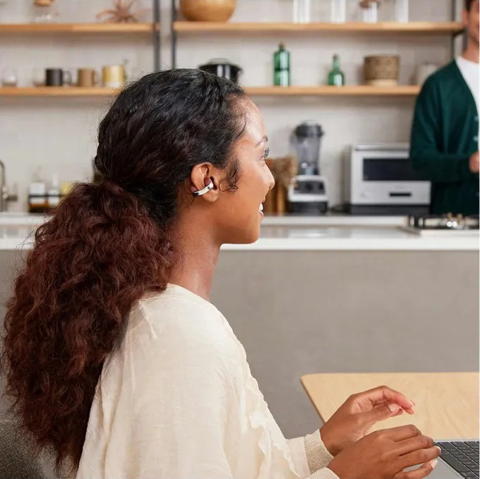 JVC HA-NP1T True Wireless in-ear hörlurar med öronklämma, maroon