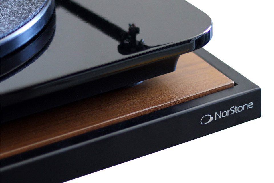 NorStone Esse WS vägghylla för skivspelare & elektronik, valnöt