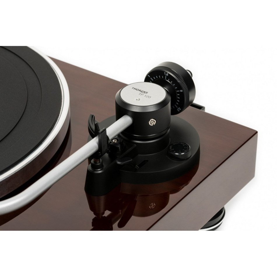 Thorens TD 204 skivspelare med Audio Technica AT95E-pickup, valnöt