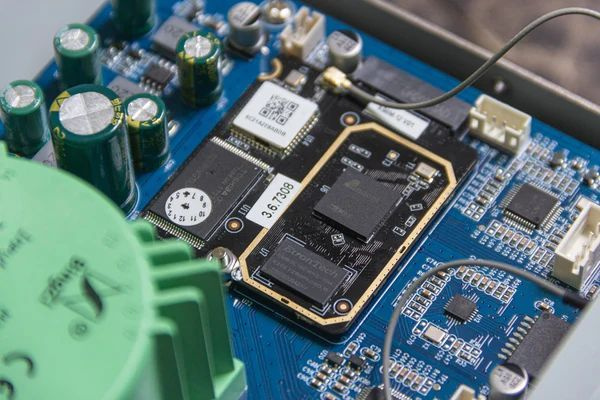 NuPrime Omnia Stream-9 nätverksspelare med AirPlay 2, silver