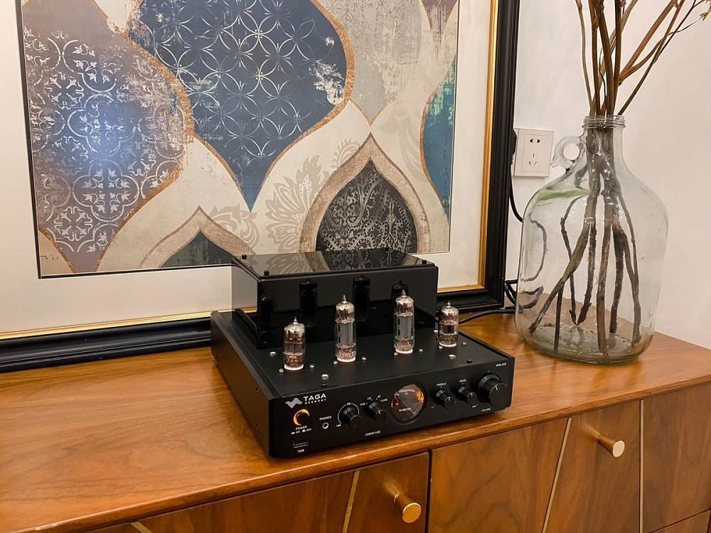 TAGA Harmony HTA-25B rörbestyckad stereoförstärkare med Bluetooth, svart